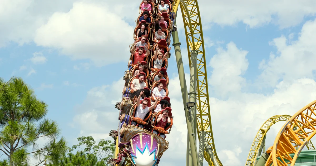 Featured image for Family Calls for Universal Orlando Coaster Closure After Man's Death