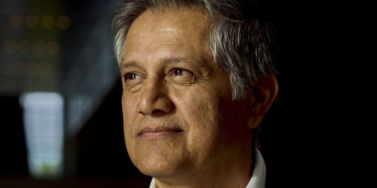 Featured image for "Inside the David vs. Goliath Battle: The Rise and Pause of the Apple Watch Ban in the U.S."