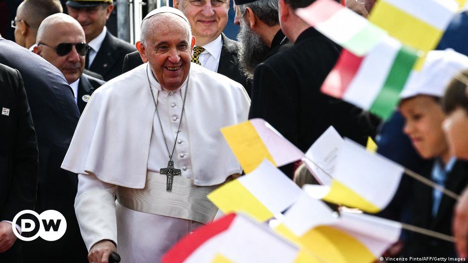 "Pope Francis advocates for openness during Hungary visit amidst Ukraine conflict"
