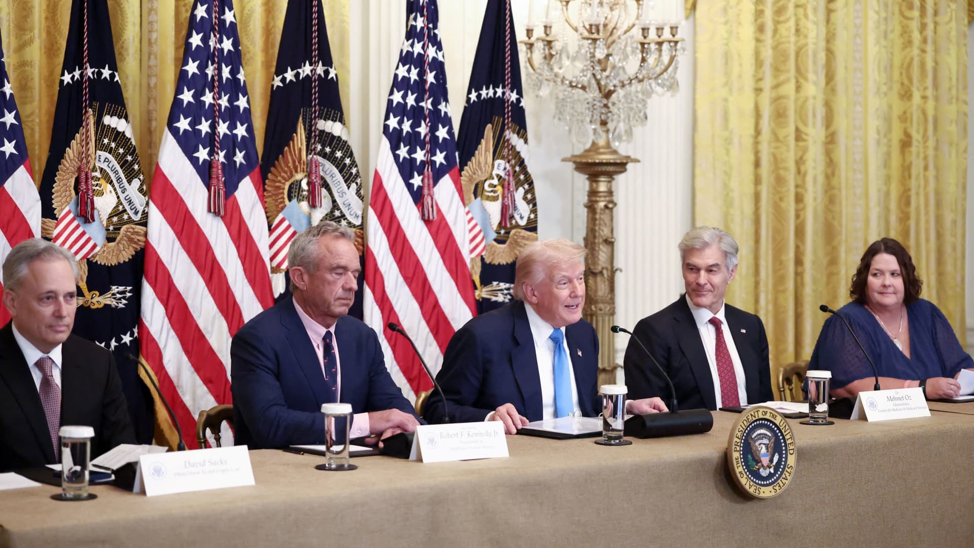 Featured image for Trump urges 17 drugmakers to cut U.S. drug prices within 60 days