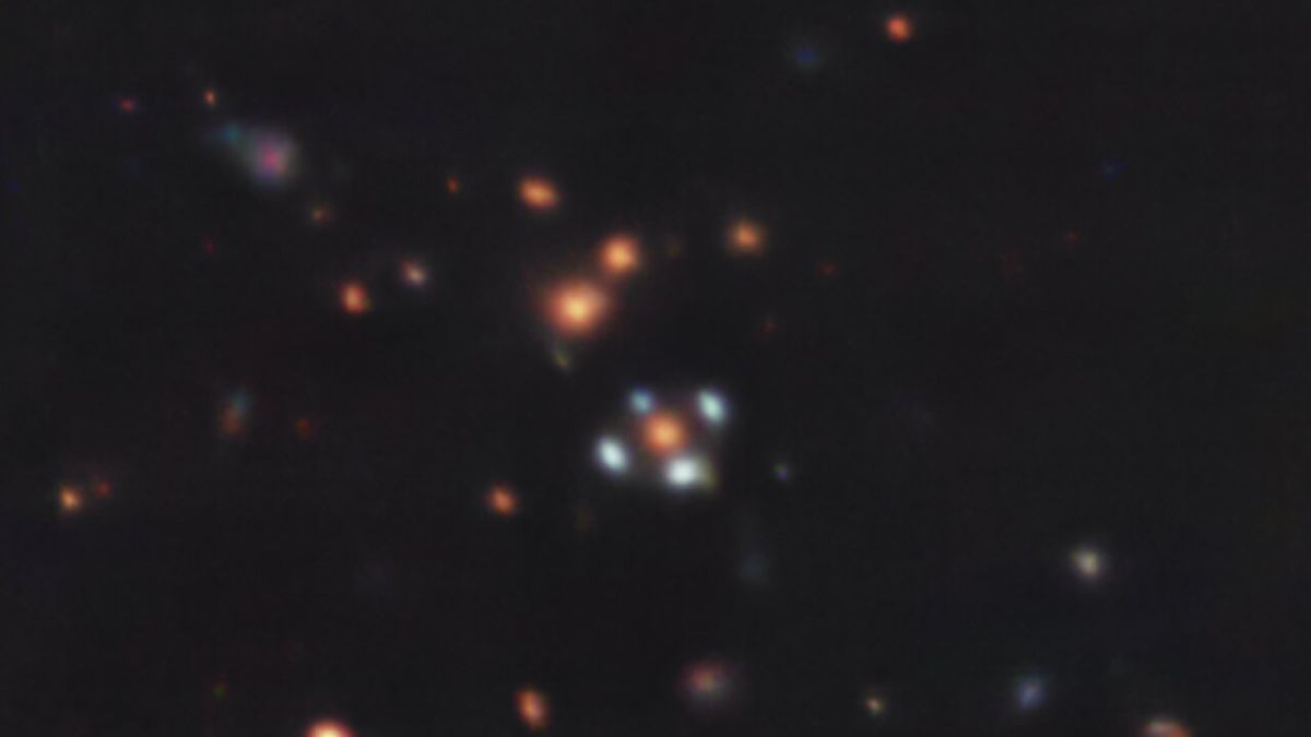 Featured image for Rare Gravitational Lensing 'Flower' Captured in Deep Space, Defying Einstein's Prediction