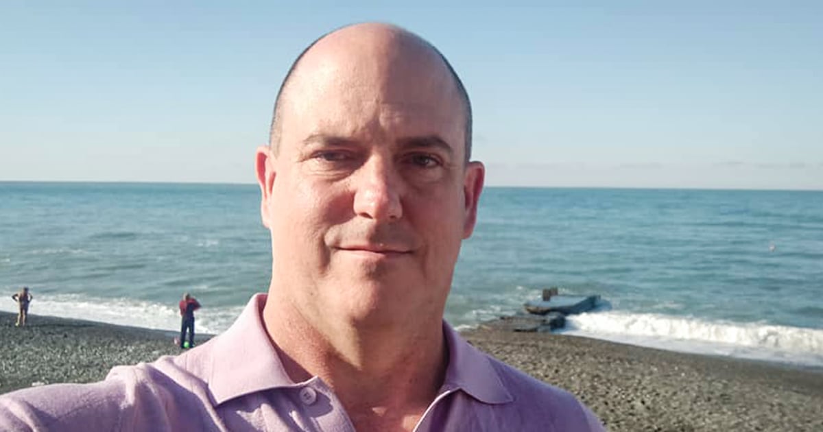 "Ex-Florida Deputy Tied to Over 150 Russian Fake News Sites"