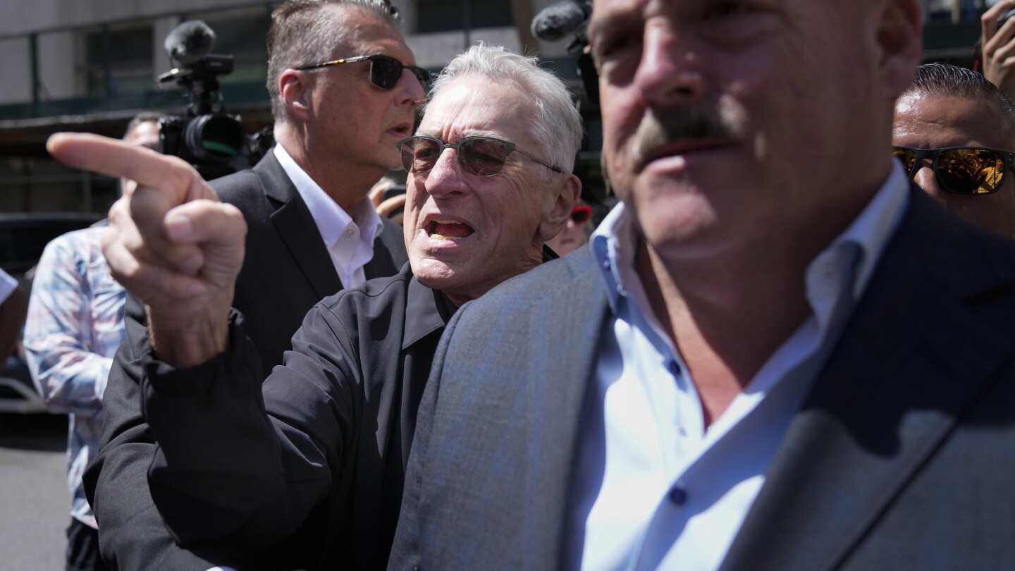 De Niro and Capitol Police Criticize Trump at Manhattan Trial