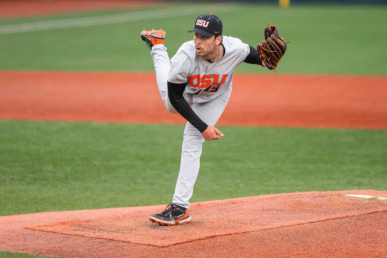 Oregon State dominates Oregon in baseball series finale.