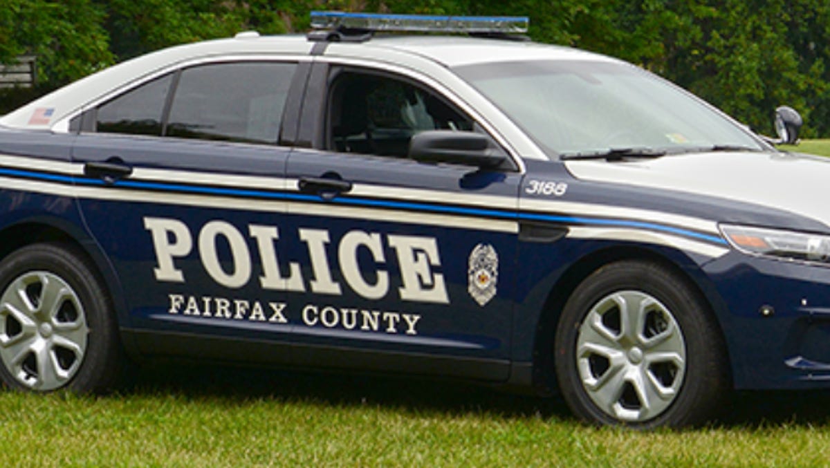 Featured image for Armed woman causes 24-hour police standoff on Fairfax county highway.