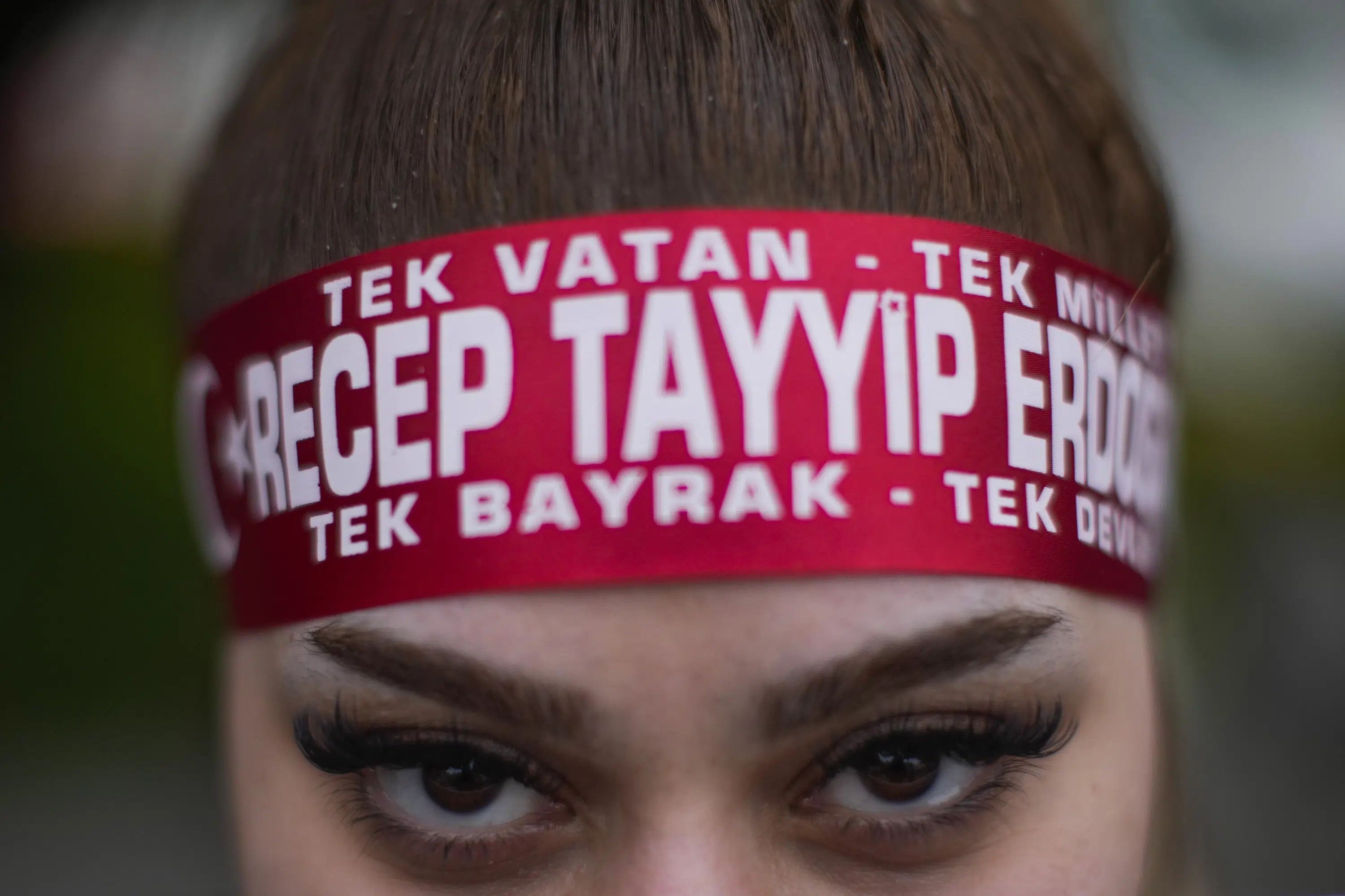 The Paradox of Erdogan's Popularity Amidst Economic Turmoil.