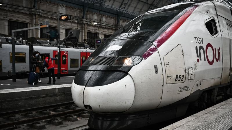 Featured image for France Implements World's First Ban on Short-Haul Flights Replaced by Trains to Reduce Carbon Emissions
