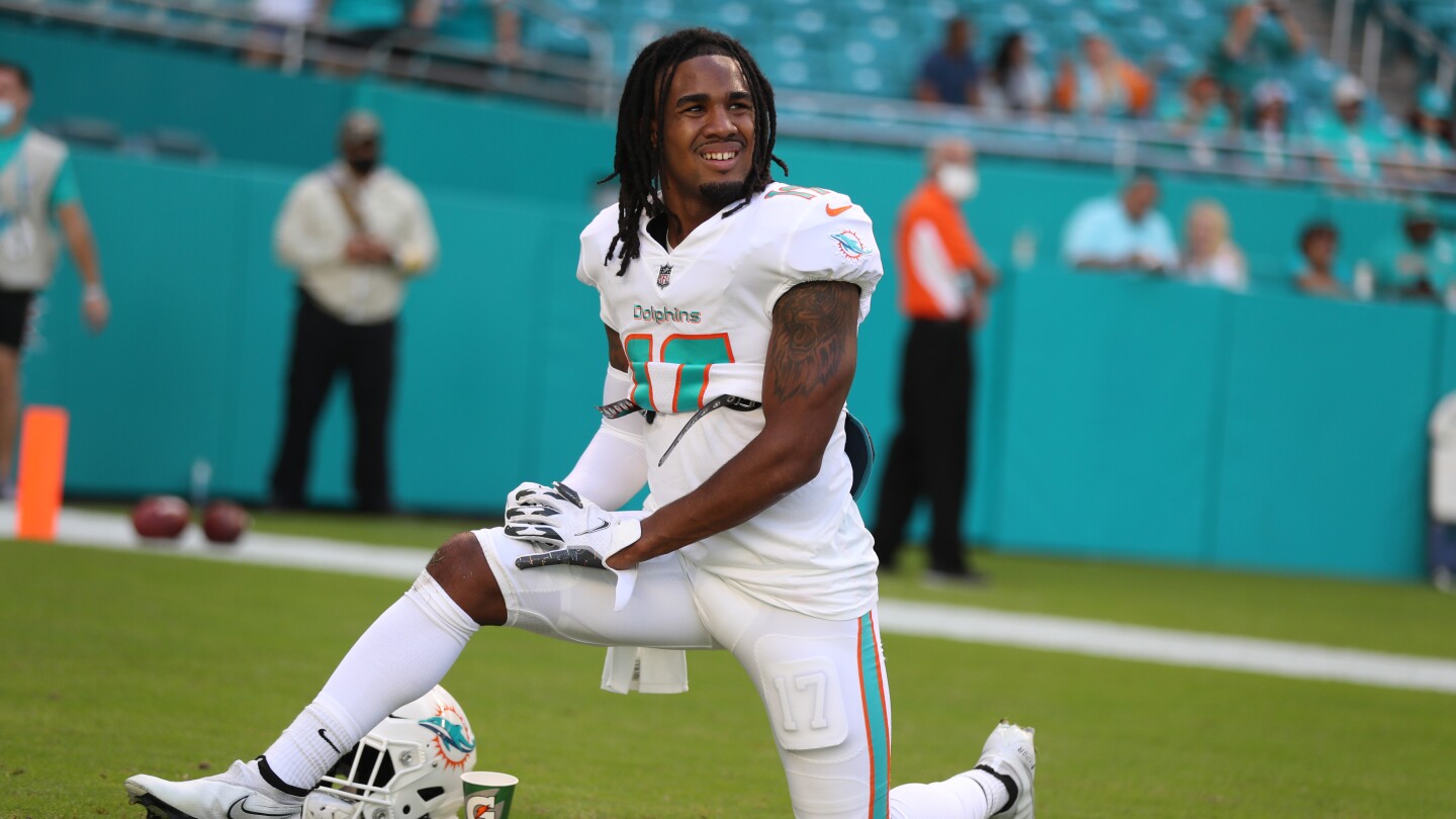 Dolphins Extend WR Jaylen Waddle with $84.75M Deal
