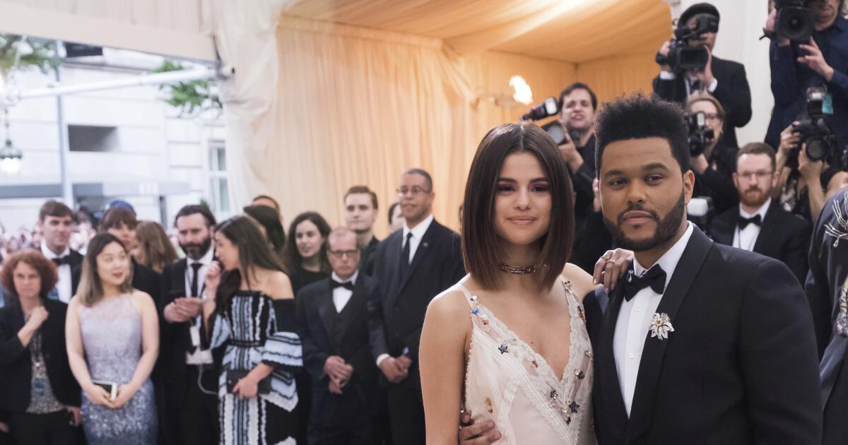 Featured image for Selena Gomez Sets the Record Straight on 'Single Soon' and the Weeknd