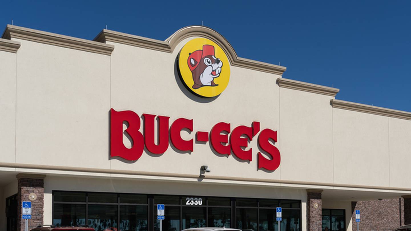Featured image for Earn $1,000 as a Buc-ee's Bud-ee: Reviewing Snacks for Cash