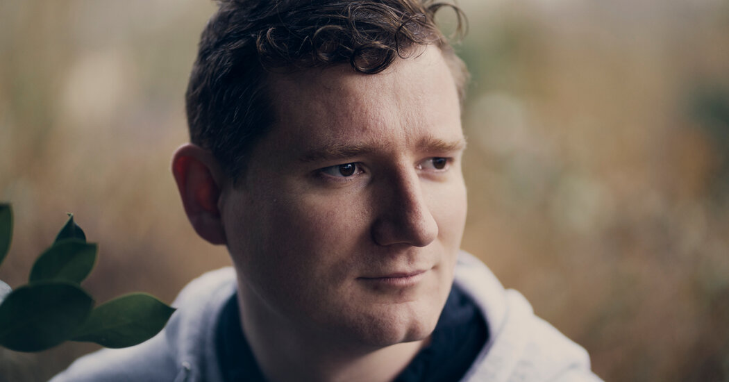 Featured image for "Blending Acoustic Instruments with Electronic Beats: Matthew Sheeran's Unique Approach to Music Composition"