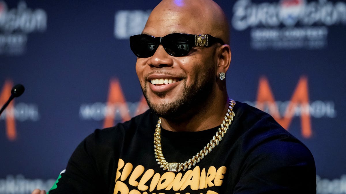 Featured image for Flo Rida's 6-year-old son hospitalized after falling from apartment window