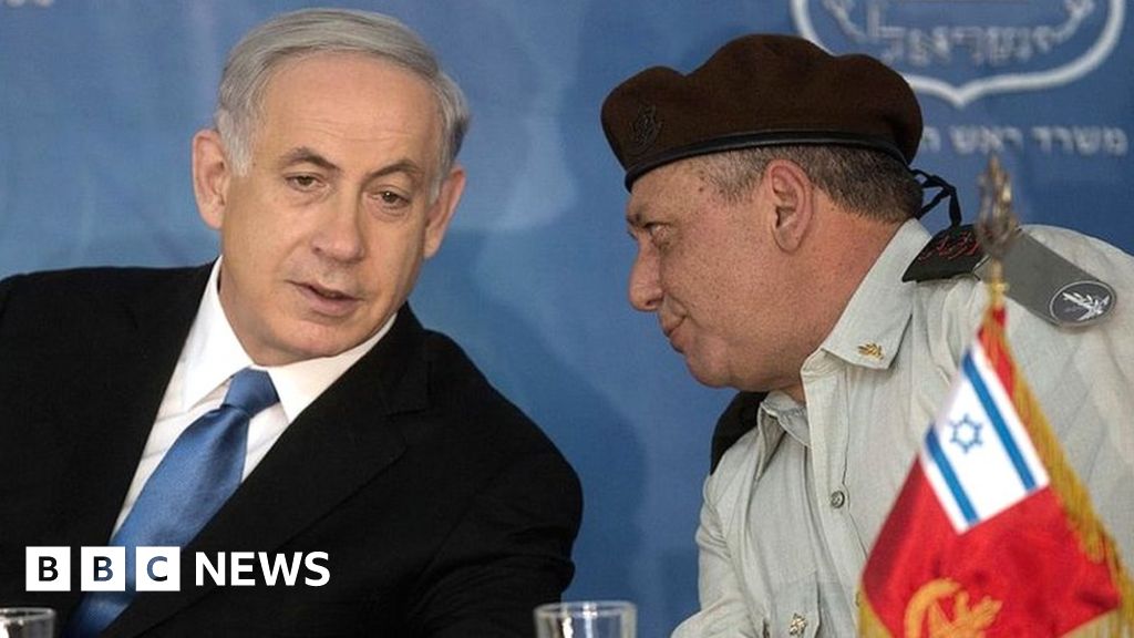 "Israeli War Leader Challenges Netanyahu's Gaza Strategy Amid Rifts and Opposition"