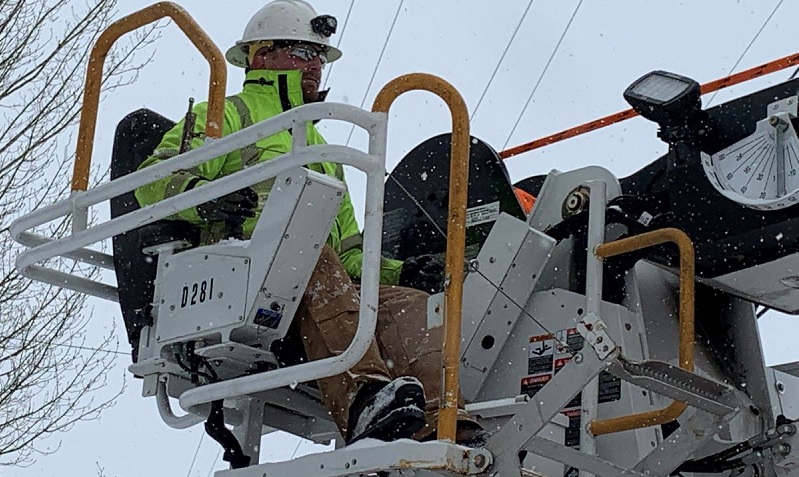 Featured image for "Continued Outages and Cancellations as Freezing Rain Threat Persists"