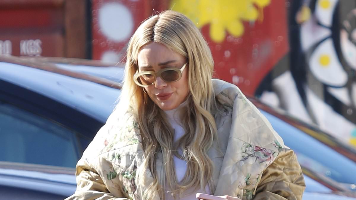 Featured image for Hilary Duff's Stylish Maternity Looks During Pregnancy