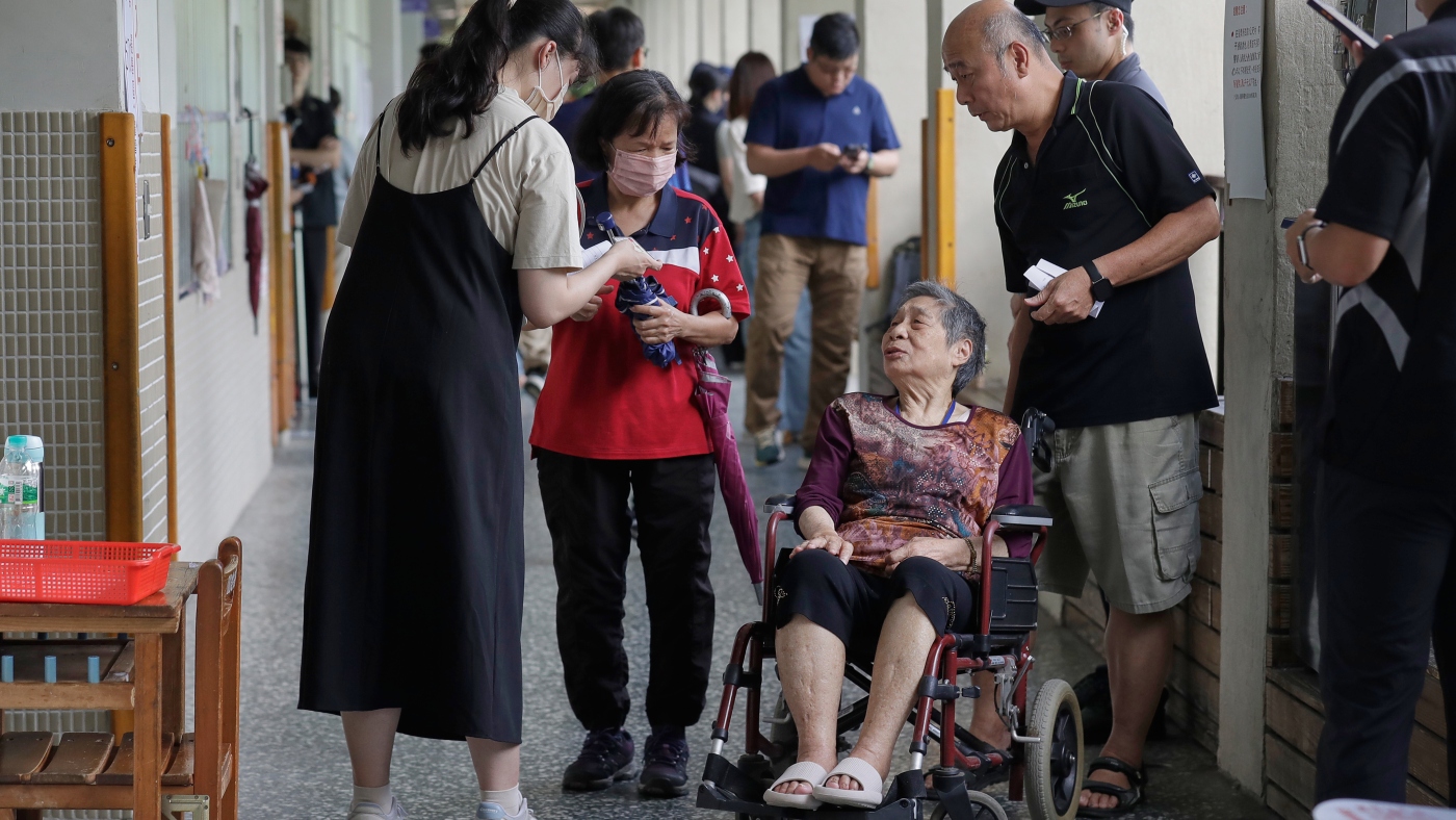 Featured image for Taiwanese voters reject efforts to oust China-friendly lawmakers