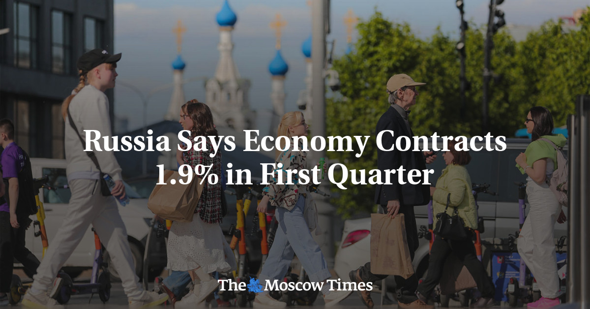 Featured image for Russia's Economy Shrinks 1.9% in Q1 Due to Energy Revenue Problems.