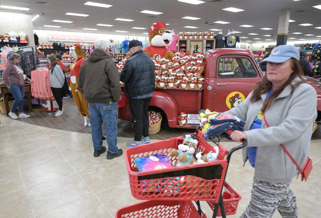 Featured image for "Buc-ee's Debuts in Colorado with Texas BBQ and Pristine Facilities"