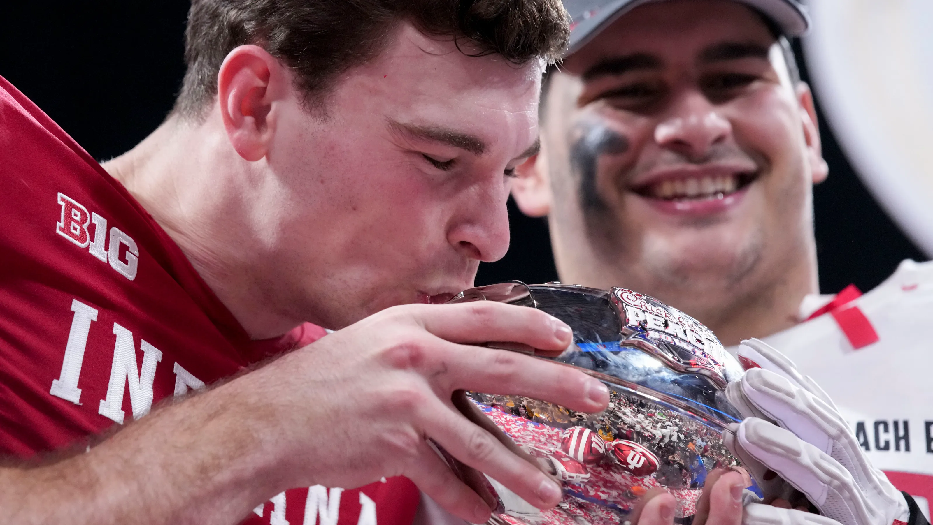 Featured image for Indiana Dominates Oregon to Reach First College Football Championship