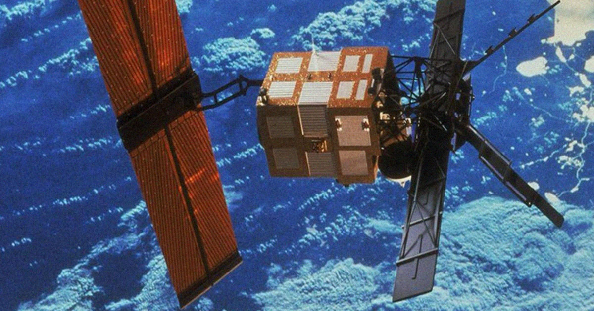 "Uncontrollable Reentry: Massive European Satellite Plummets Back to Earth After 19 Years in Space"