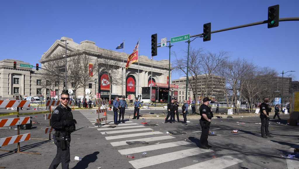 "Tragedy at Chiefs' Super Bowl Parade: 1 Dead, 22 Injured in Mass Shooting"
