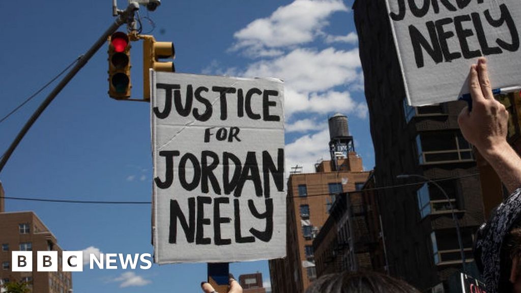 Manhattan DA to charge Daniel Penny in Jordan Neely subway death