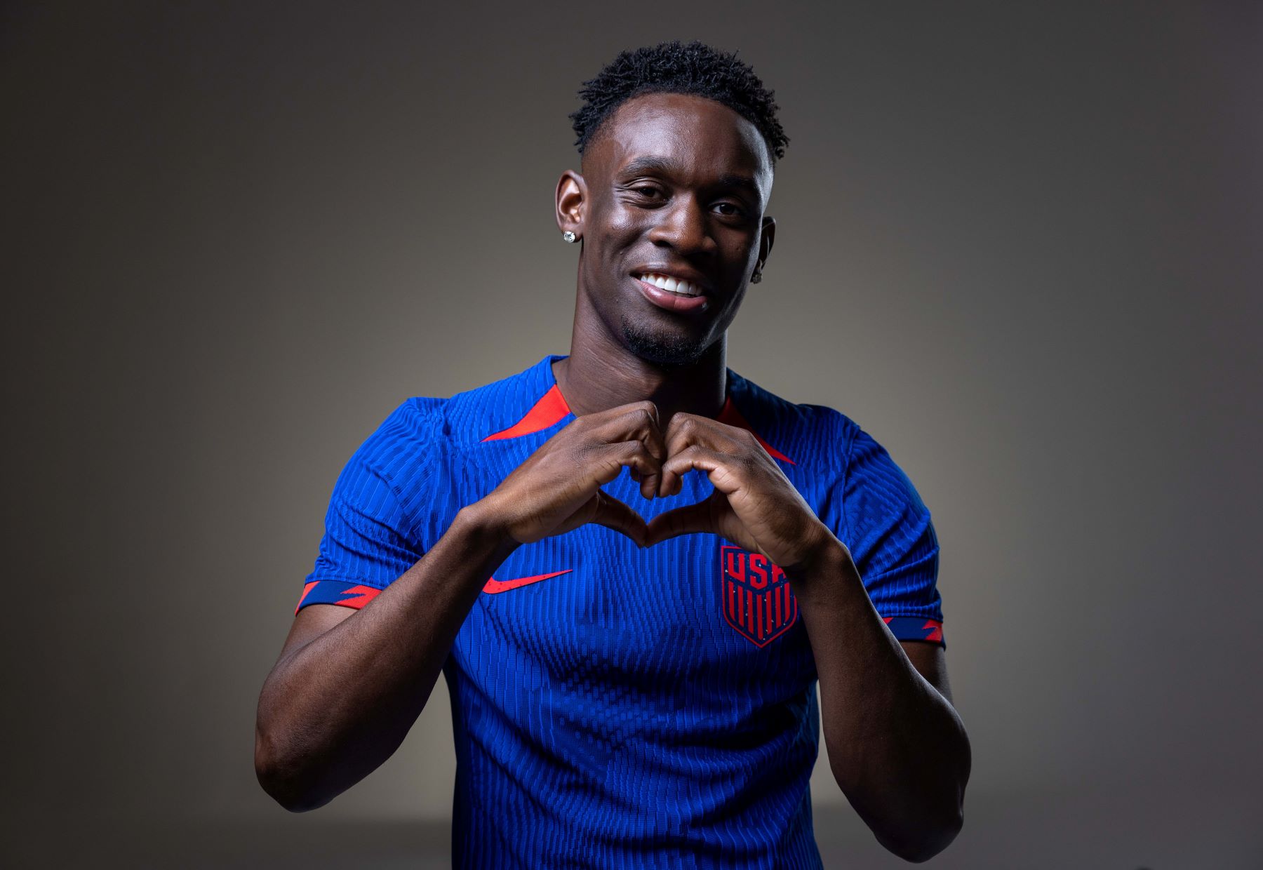 Folarin Balogun chooses USMNT over England after FIFA approval.