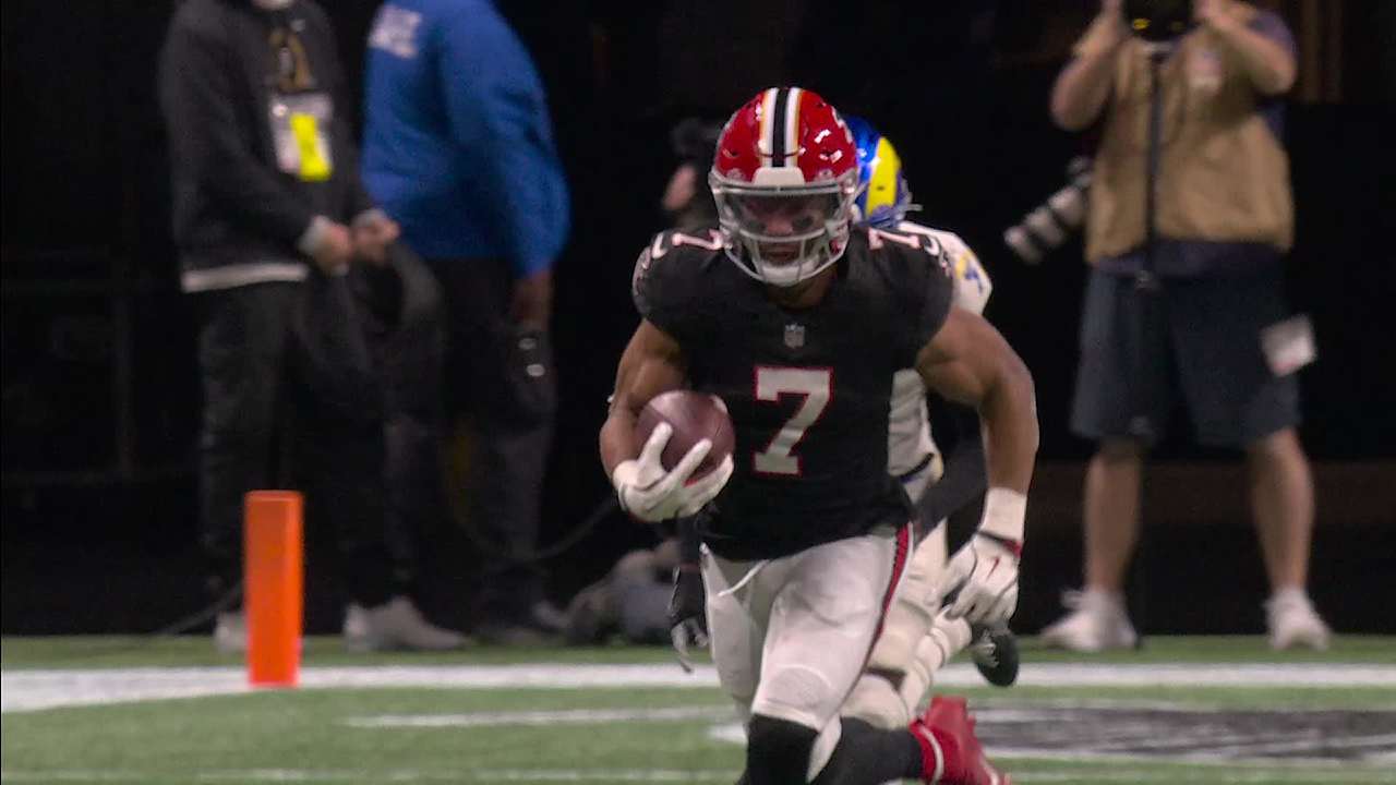 Featured image for Bijan Robinson's 93-Yard TD Extends Falcons' Lead to 20-0