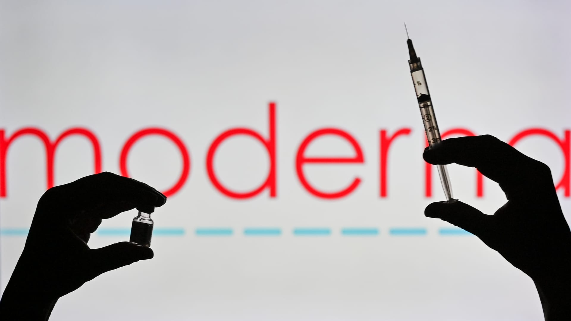 "Moderna's Stock Soars as Analysts Predict a Productive Pipeline Boosting Market Performance"