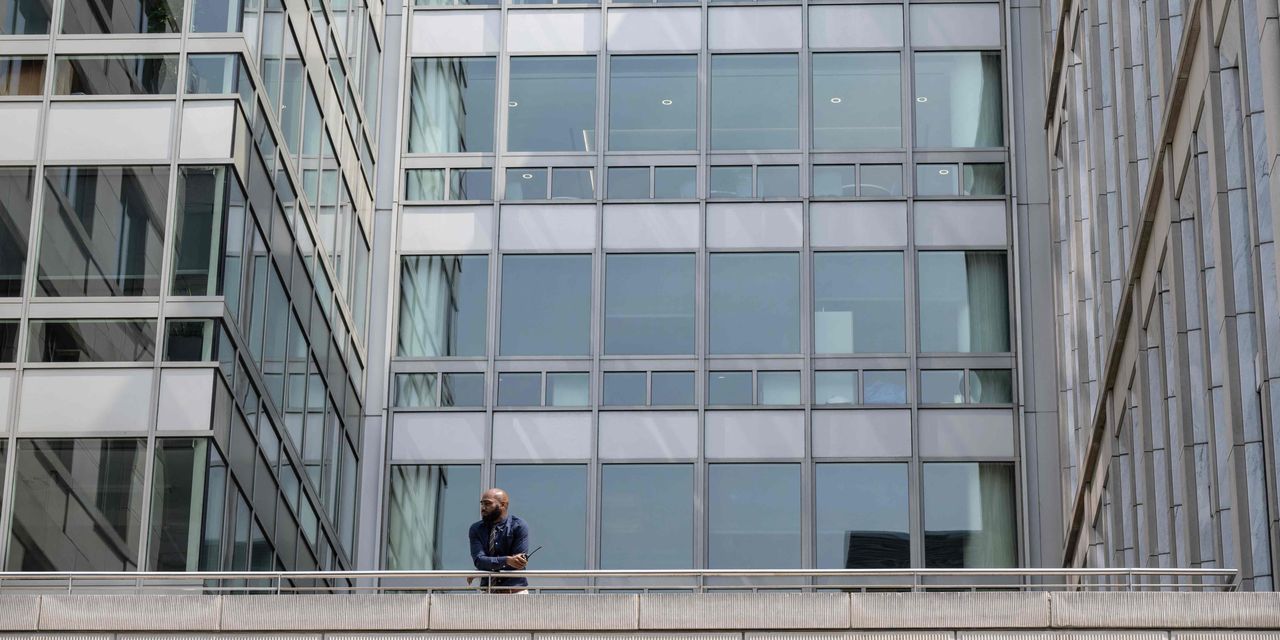 Featured image for The Love-Hate Relationship Between Workers and Employers in the Era of Remote Work