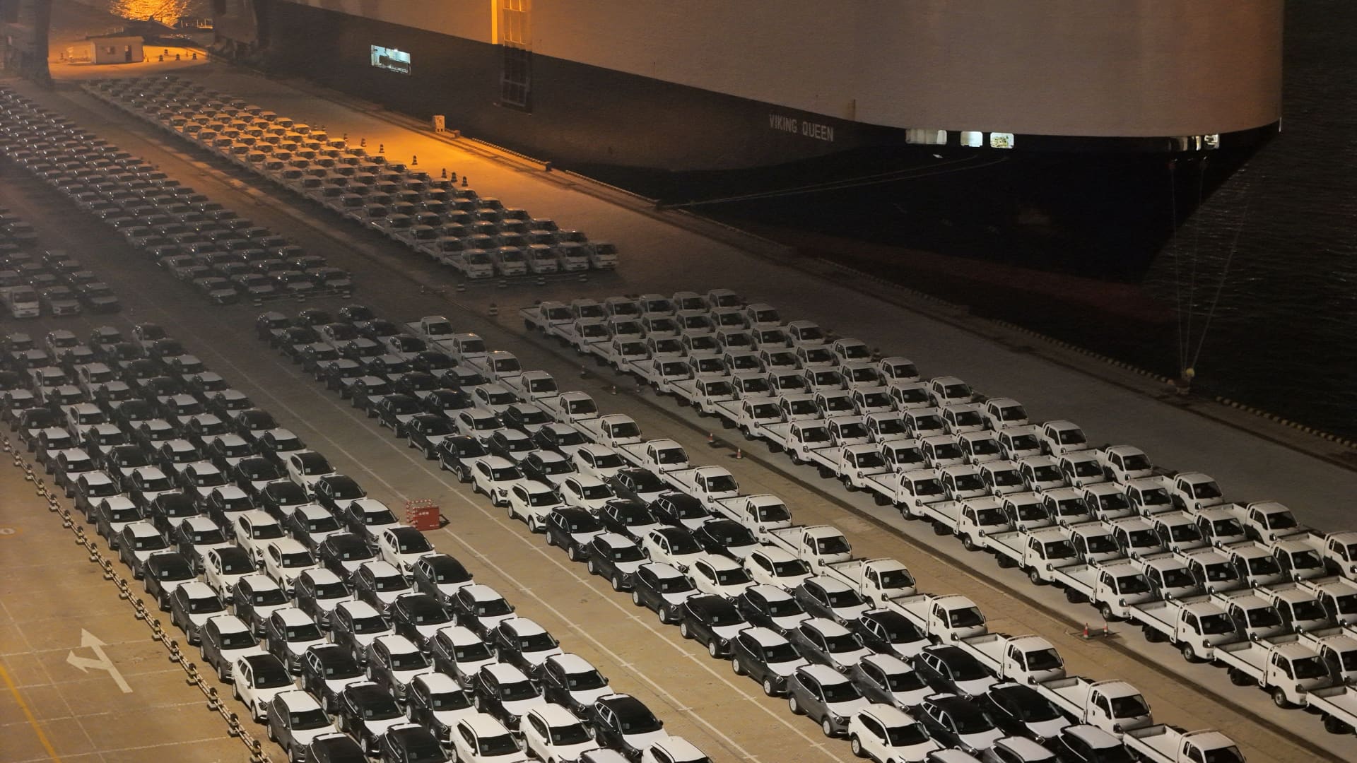 China's Exports Show Signs of Recovery in November