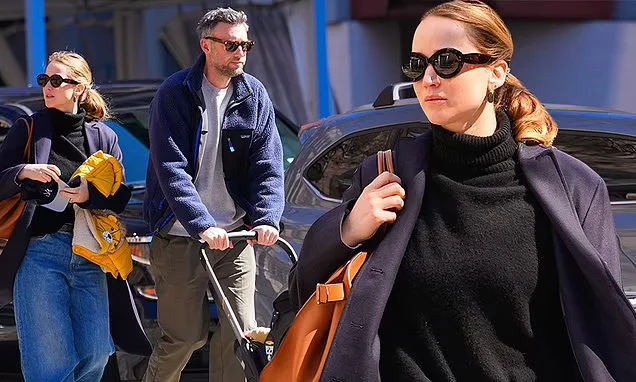 Effortlessly Chic: Jennifer Lawrence's Stylish Coat Look