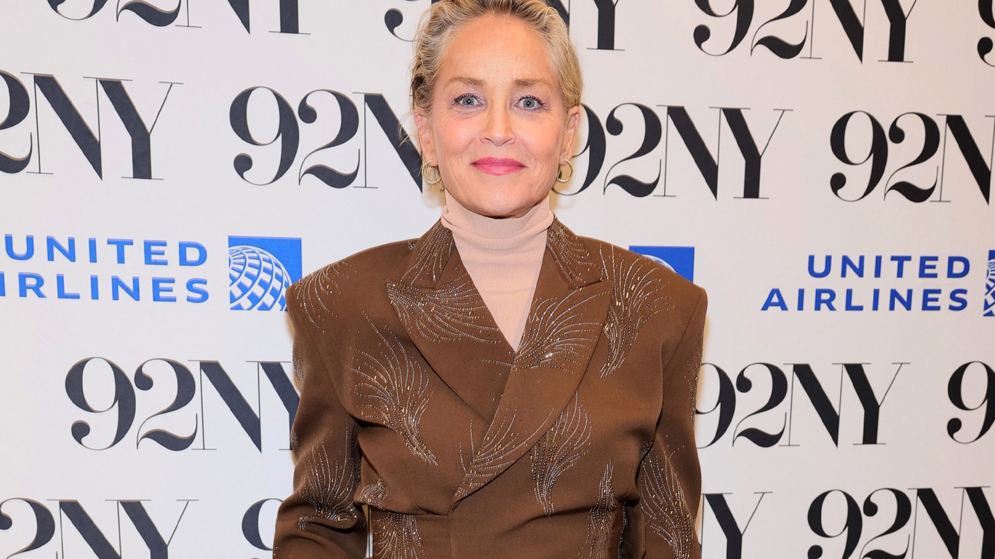 "Sharon Stone's Online Dating Encounters: From Tinder to Meeting a Convicted Felon with 20,000 Heroin Injections"