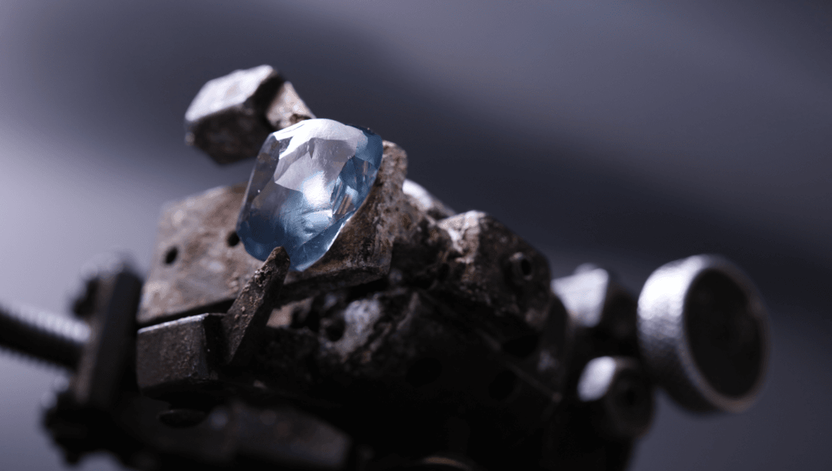 Featured image for Ancient Okavango Diamond's Rare Blue Hue Linked to Plate Tectonics