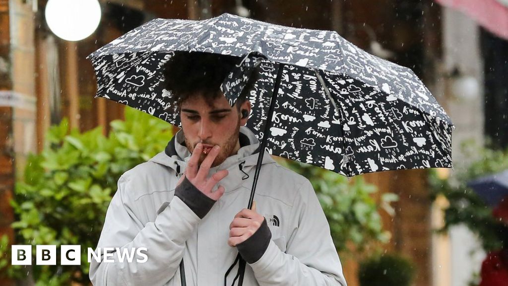 Featured image for Rishi Sunak's Smoking Ban Bill Shelved Amid Election Rush