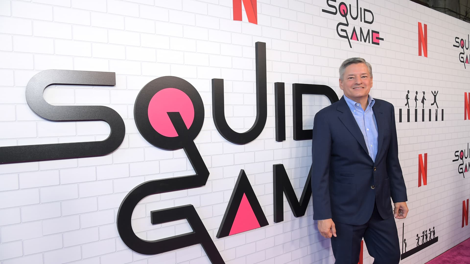 Netflix's Strong Earnings Amidst Industry Struggles