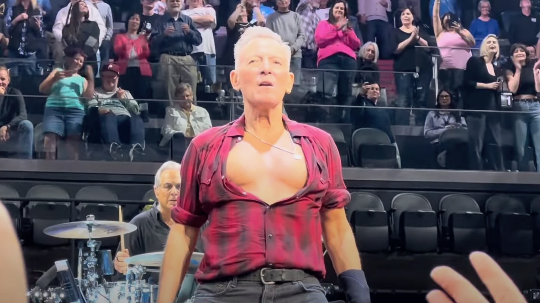 Featured image for Bruce Springsteen Returns to Stage with E Street Band for 2024 World Tour Kickoff