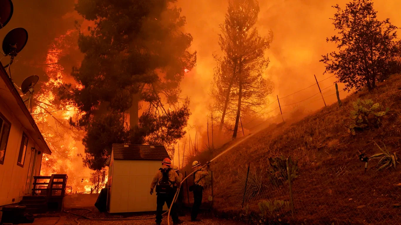 Rapidly Spreading Canyon Fire Triggers Evacuations in Southern California