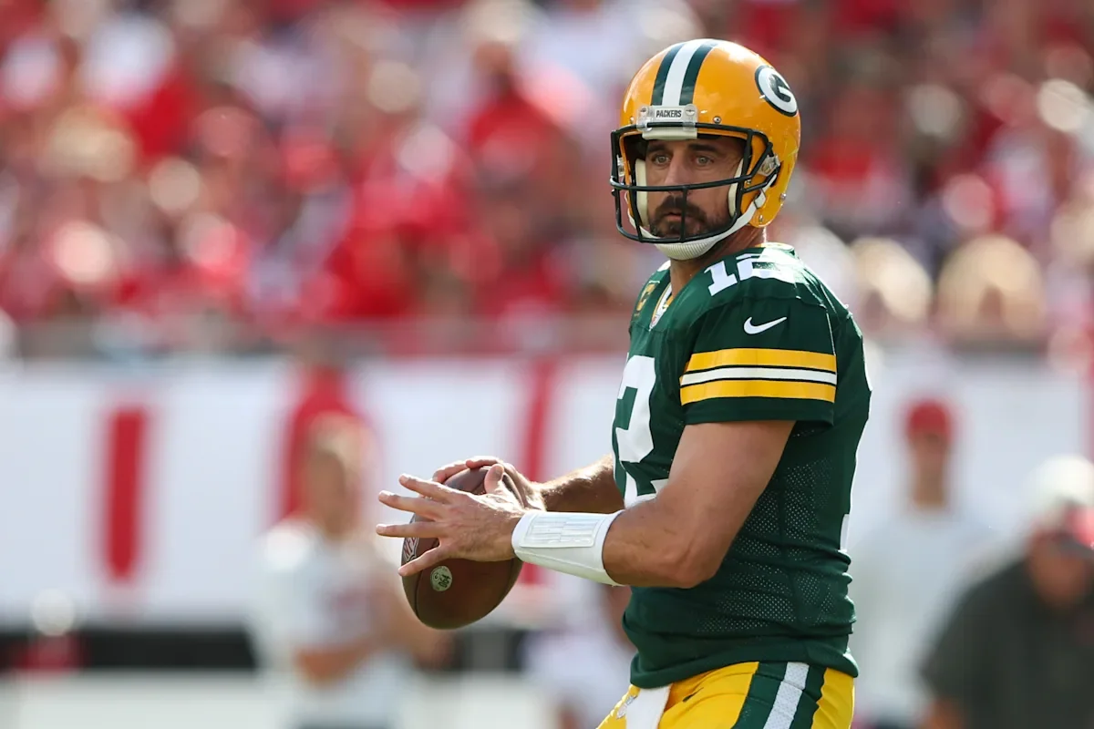 "Potential Aaron Rodgers Trade Scenarios for Packers and Jets in 2023"