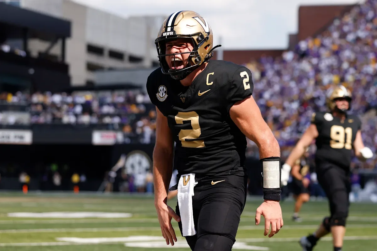 Vanderbilt Upsets LSU with Pavia's Key Rushing Touchdowns