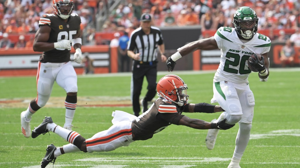 "Robert Saleh's Injury Updates: Breece Hall, Carl Lawson, and More"