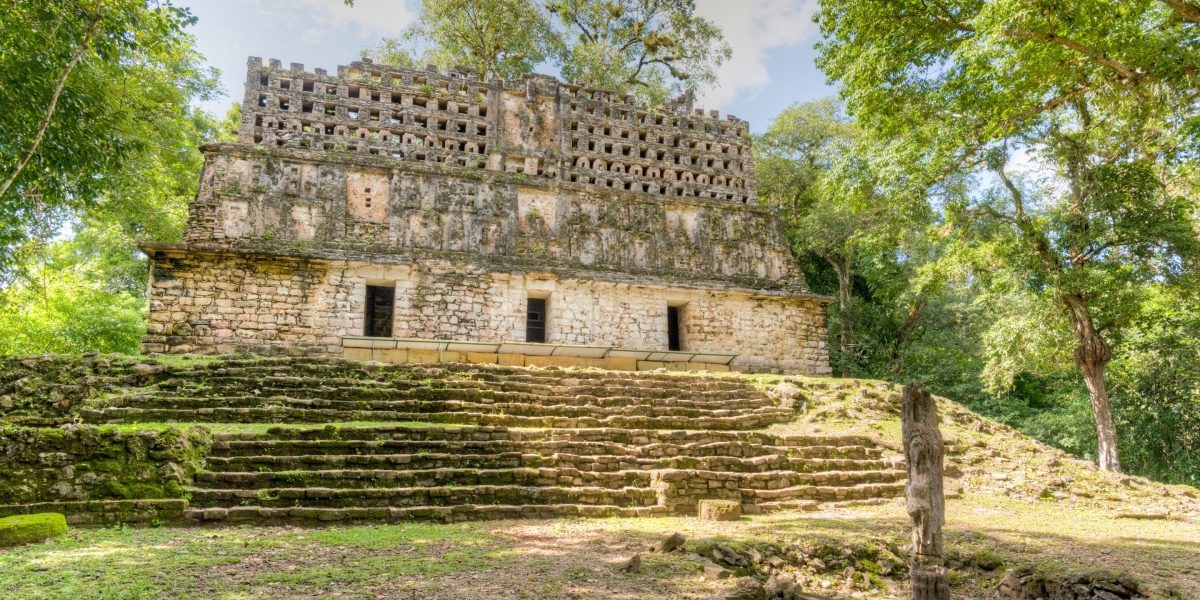 Featured image for "Warning: Drug Gangs Targeting Tourists at Mexican Mayan Ruins"