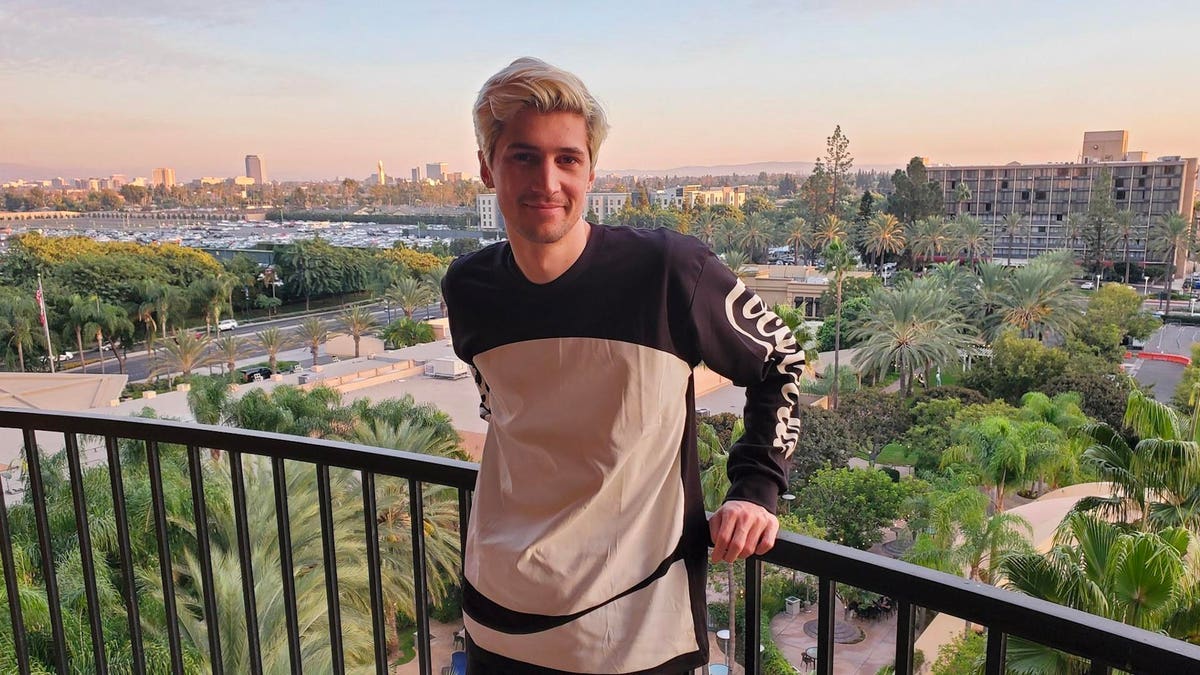 xQc Signs Record-Breaking Streaming Deal with Kick