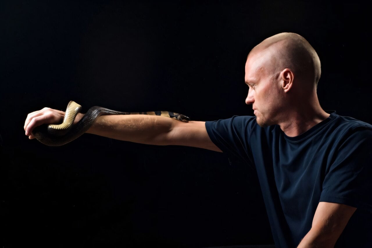 Featured image for Man bitten by snakes 200 times inspires new antivenom development