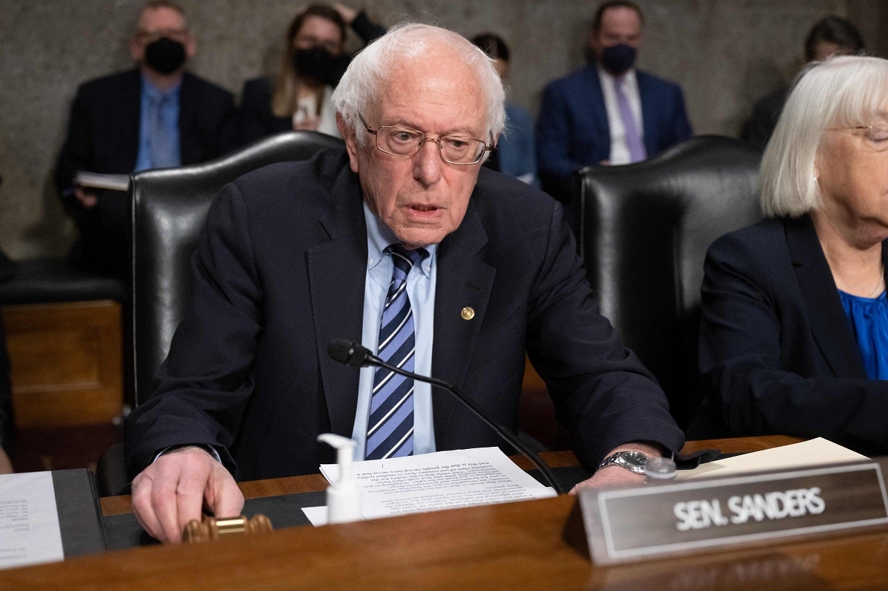 Debt ceiling deadlock threatens world economy, warns Sanders and top Republicans.