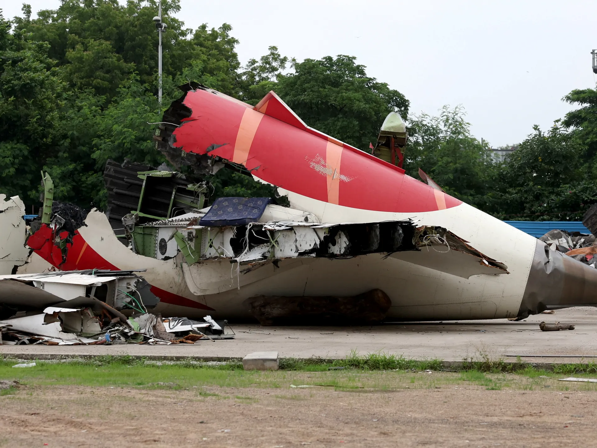 Featured image for Families of Air India crash victims sue Boeing and Honeywell