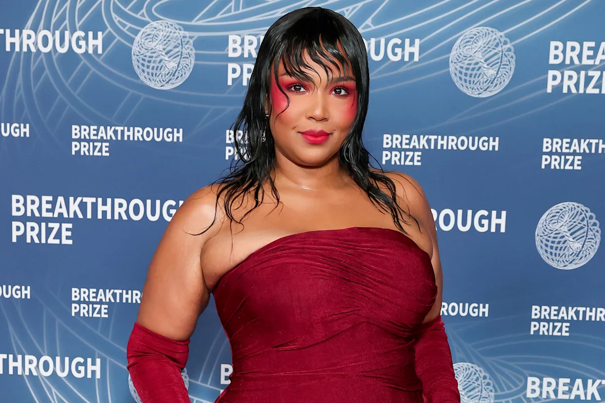 Featured image for Lizzo Claps Back at Fox News with New Soul Rap Track