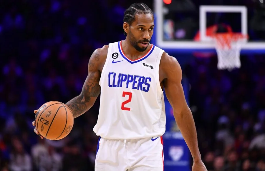Kawhi Leonard Suffers Torn Meniscus in Clippers vs. Suns Game.
