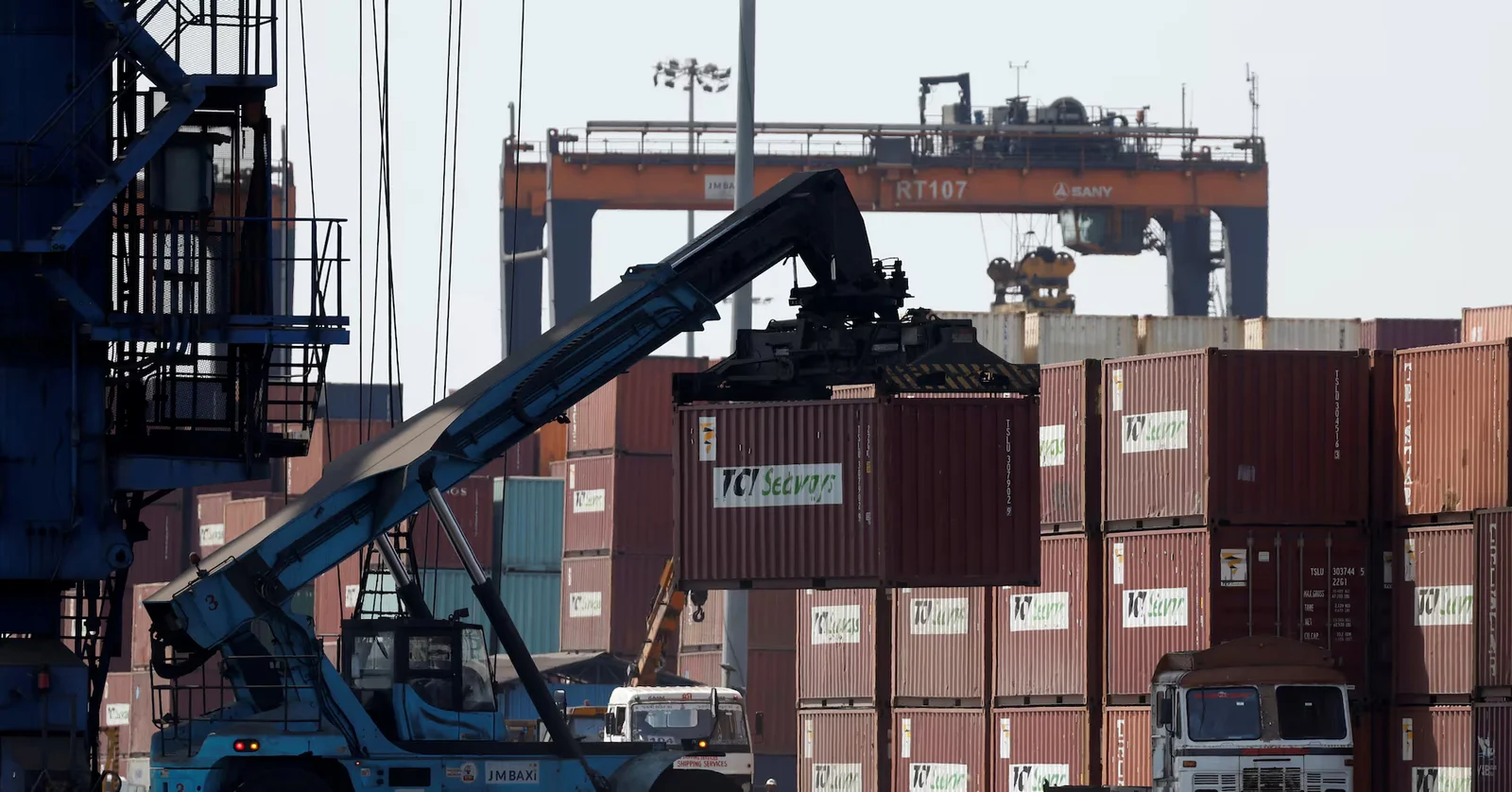 US eases India tariffs after pledge to curb Russian oil purchases, White House says