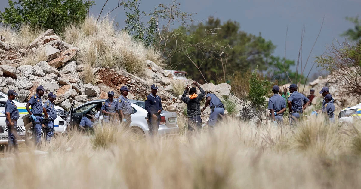 Featured image for South Africa Blocks Supplies to 4,000 Miners in Illegal Mine Standoff